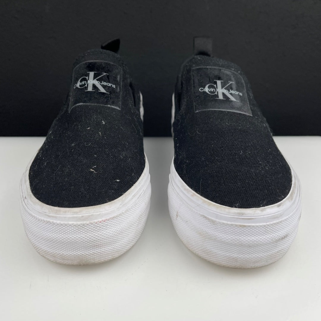 CALVIN KLEIN Alpargatas Negro Talle 38