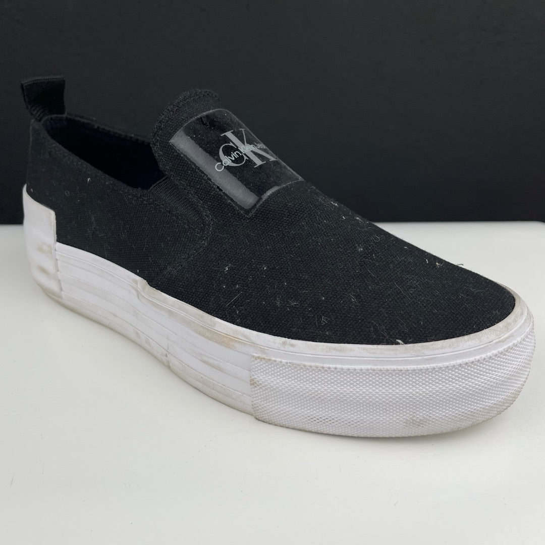 CALVIN KLEIN Alpargatas Negro Talle 38