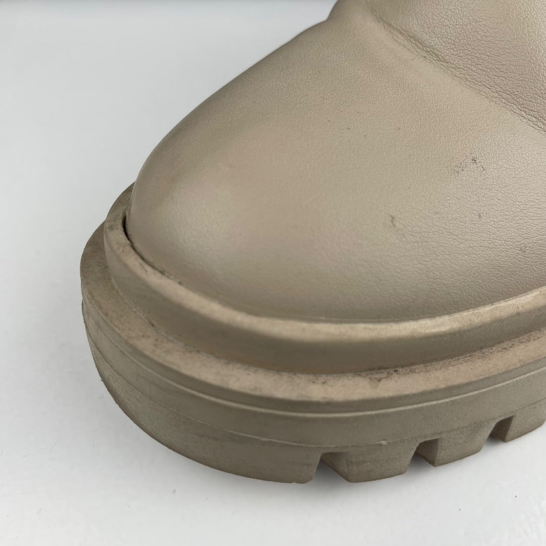 PRUNE Bota Corta Beige Talle 36