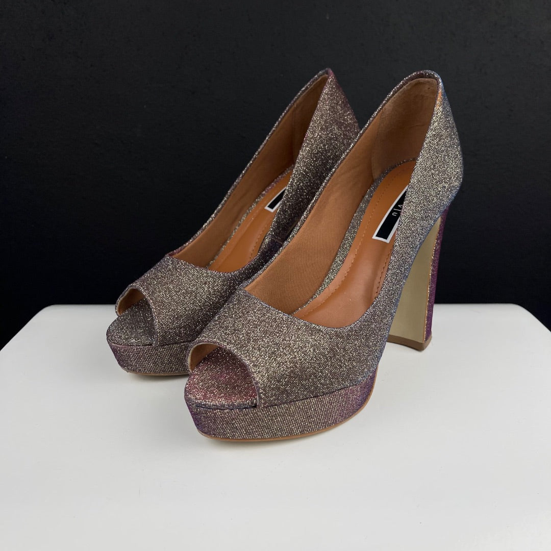 VIA UNO Zapato Taco Alto Varios Talle 7