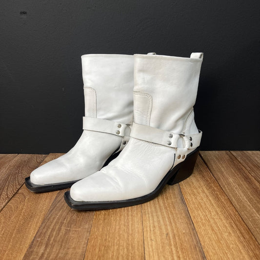F•E SHOES  Bota Corta  Color Blanco  Talle 37