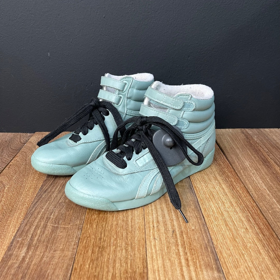 REEBOK  Zapatillas  Color Verde  Talle S