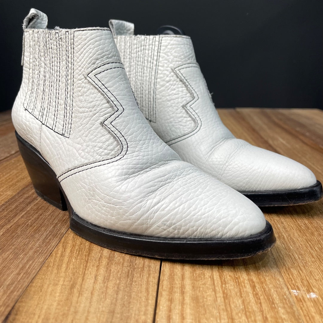 PRUNE  Bota Corta  Color Blanco  Talle 35