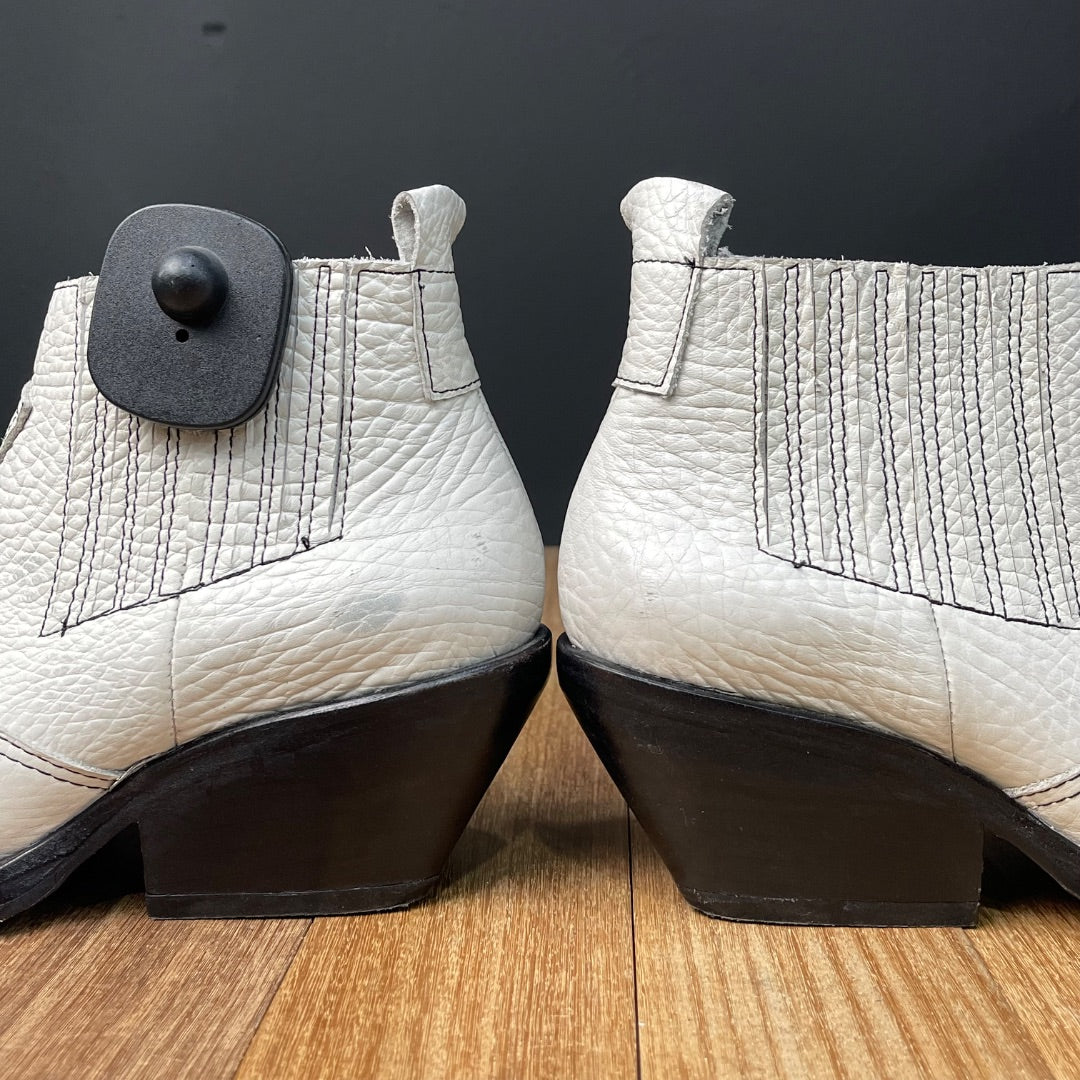 PRUNE  Bota Corta  Color Blanco  Talle 35