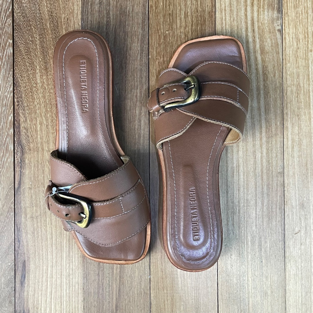 ETIQUETA NEGRA  Sandalias  Marron  Talle 37