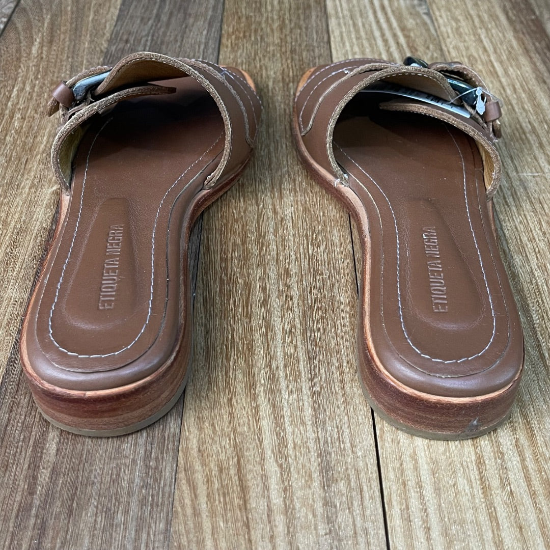 ETIQUETA NEGRA  Sandalias  Marron  Talle 37