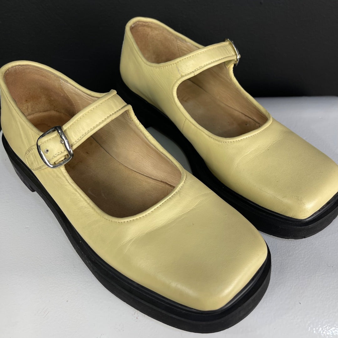 PINEAPPLE Zapatos Amarillo Talle 39