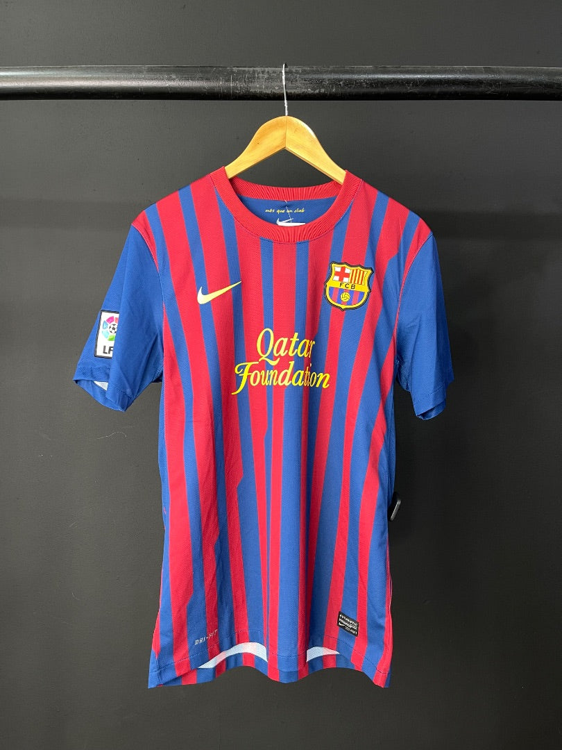 NIKE Remera Deportiva Varios Rayado Talle M