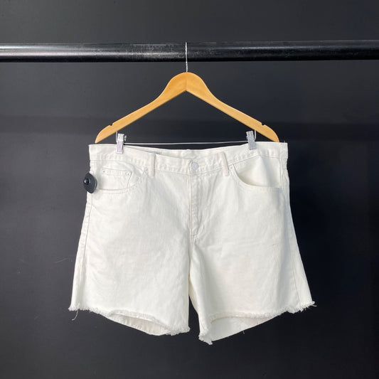 GAP  Short  Blanco  Talle 32