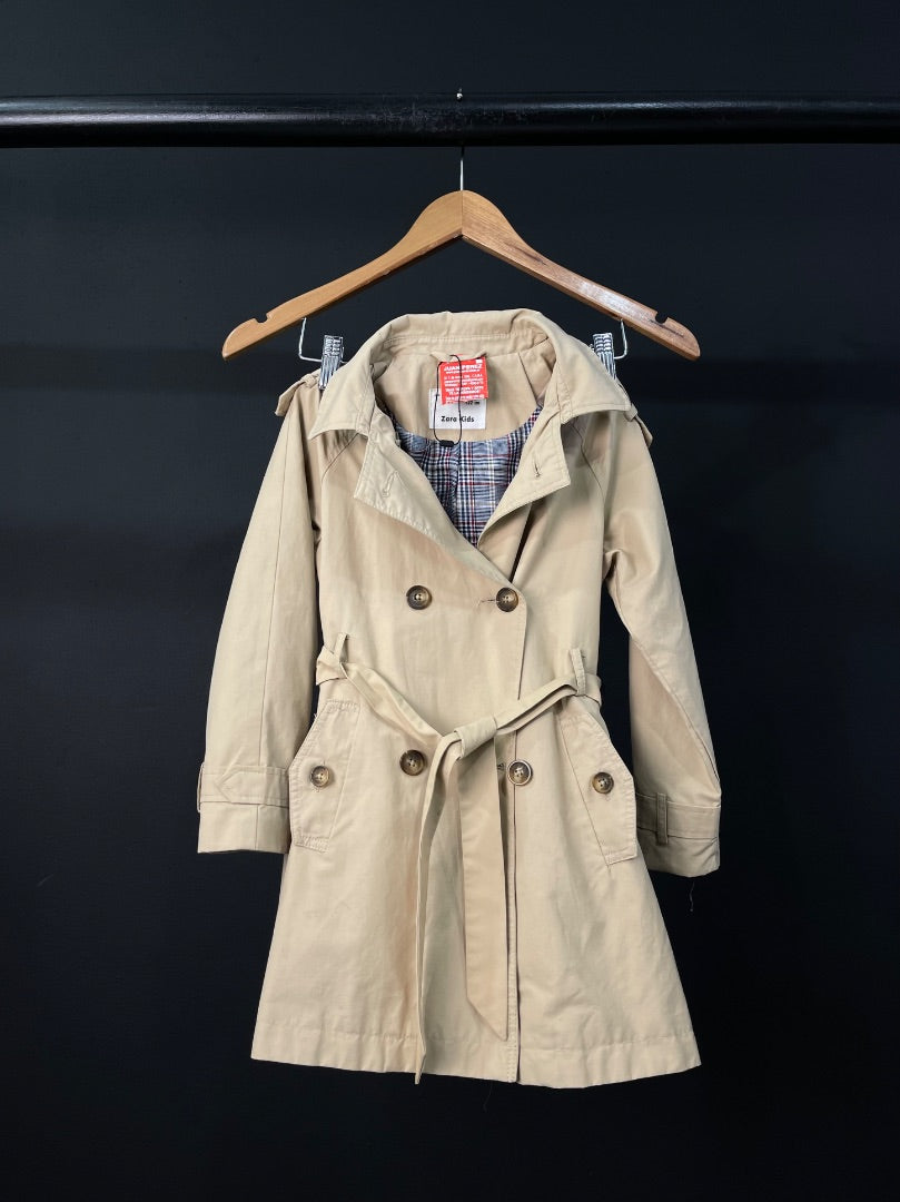 ZARA  Tapado  Color Beige  Talle 7