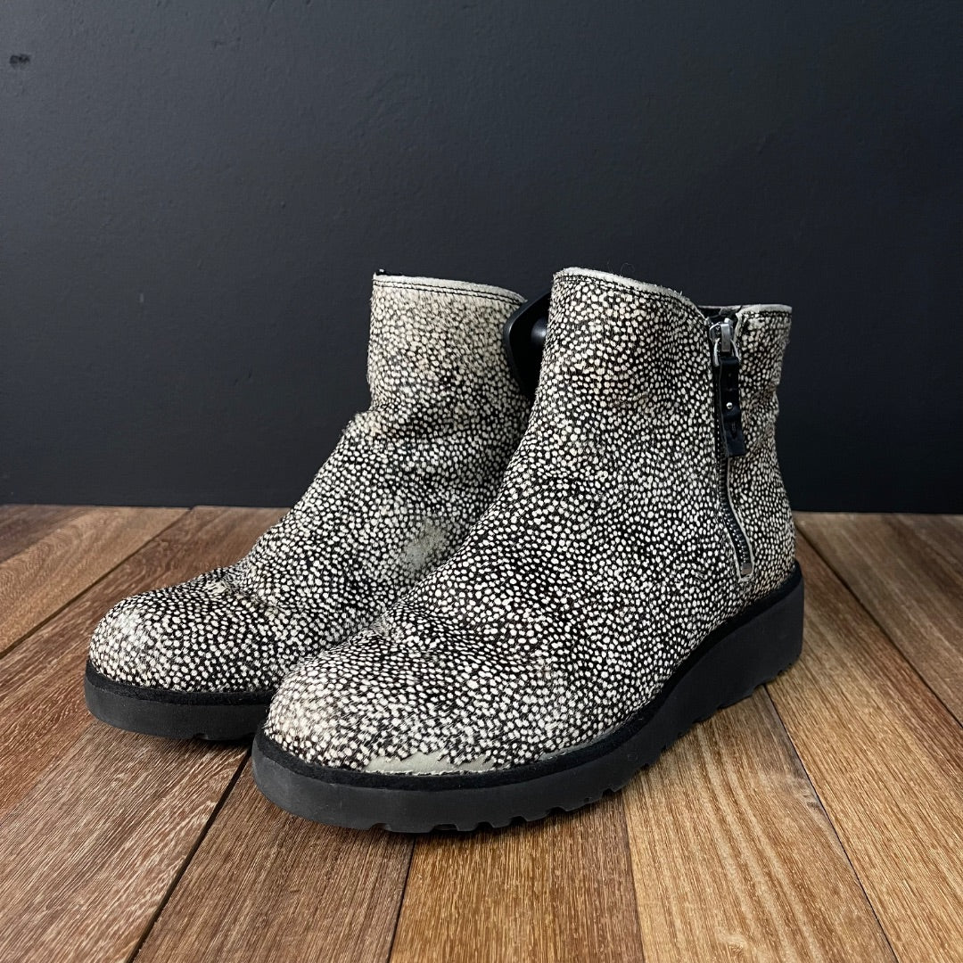 UGGS Bota Corta Varios  Animal Print Talle 40