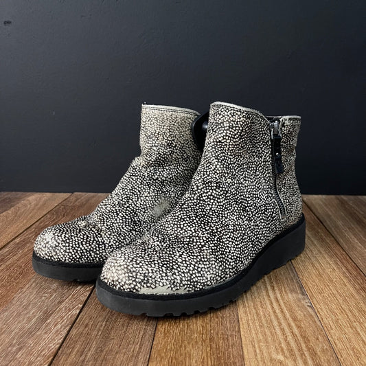 UGGS Bota Corta Varios  Animal Print Talle 40