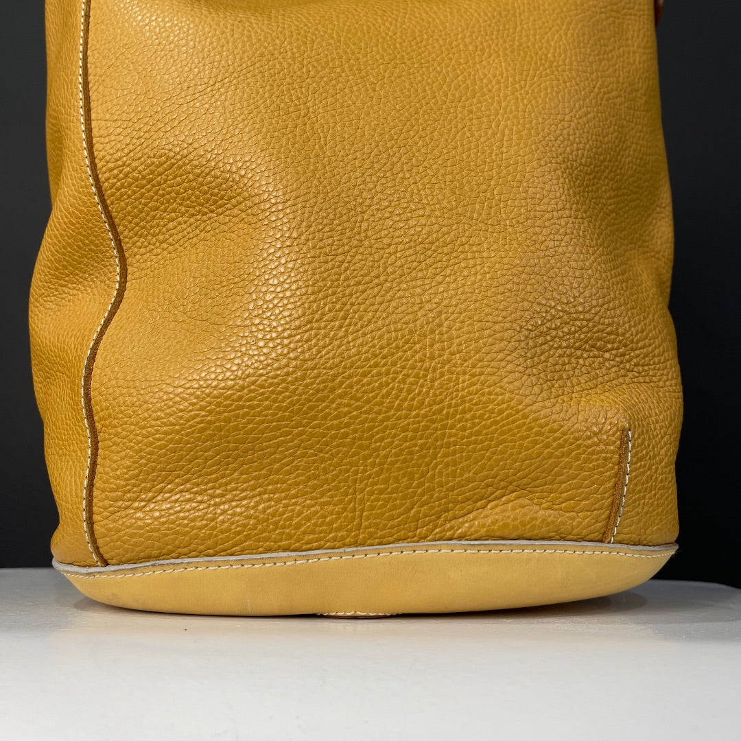 PETER KENT Bolso Amarillo Talle Unico