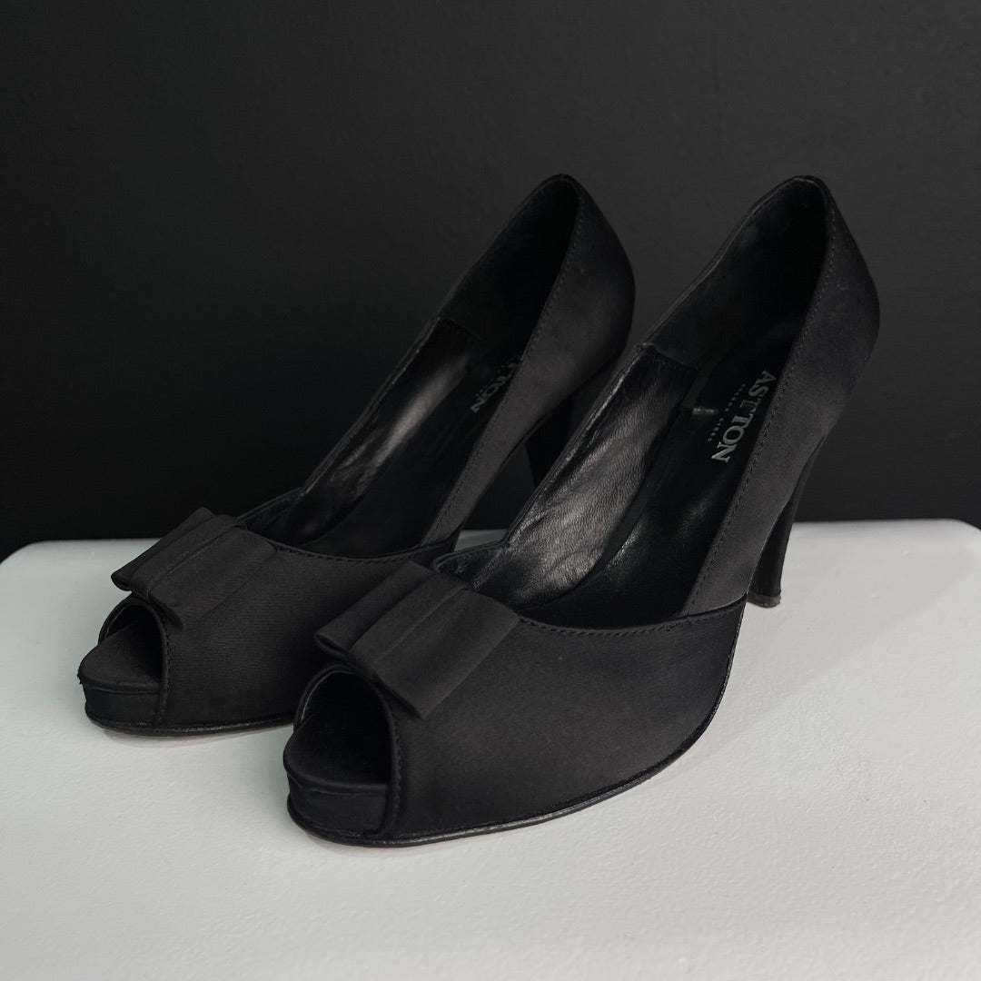 ASTTON Sandalias Negro Talle 39