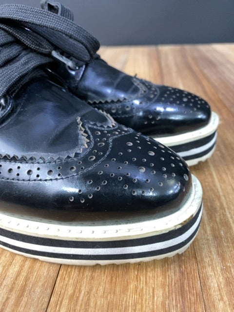 Zapatos Otros  PRADA  Negro Talle 37