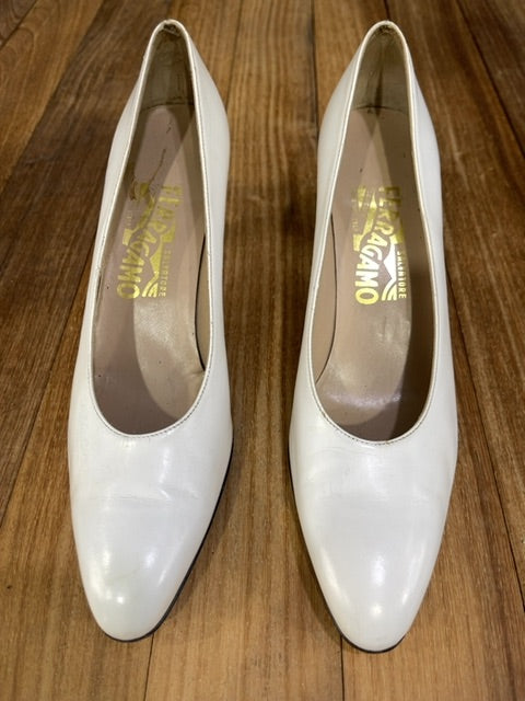 Zapatos  FERRAGAMO  Blanco Talle 37,5