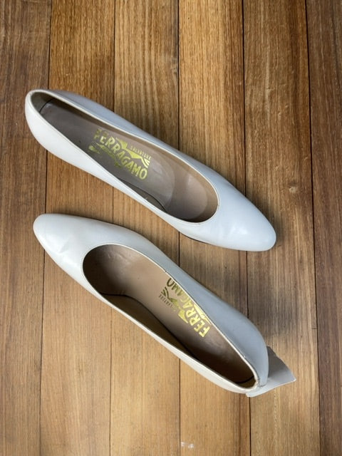 Zapatos  FERRAGAMO  Blanco Talle 37,5