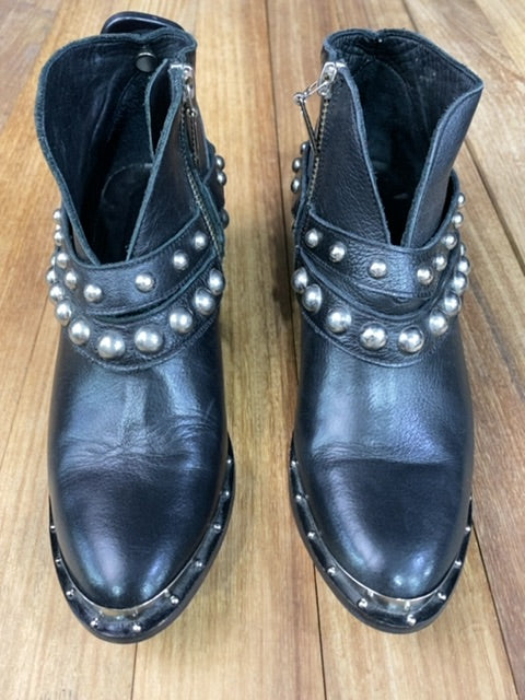Bota Corta  RAPSODIA  Color Negro Talle 5