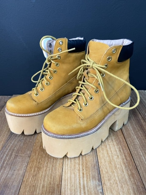 Borcegos  CAMPBELL  Color Mostaza Talle 36