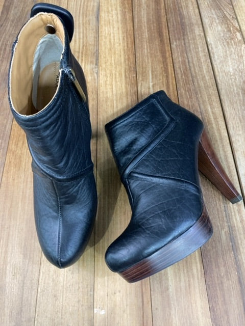 Zapato Taco Alto  ADOLFO DOMINGUEZ  Negro Talle 40