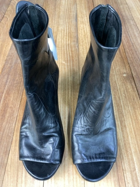 Bota Corta  SIN MARCA  Negro Talle 36