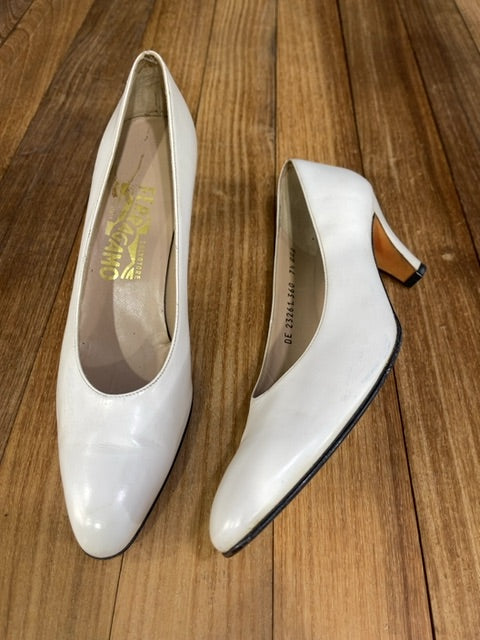 Zapatos  FERRAGAMO  Blanco Talle 37,5